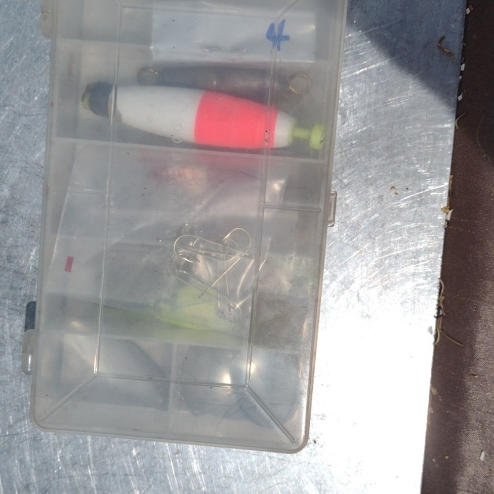 Fishing Lure Set with Box - Picture 4 of 4